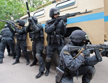 Συναγερμός στη Μόσχα - Οι ρωσικές Υπηρεσίες Ασφαλείας «χτενίζουν» την πόλη για εμπρηστικούς μηχανισμούς (φωτό, βίντεο)